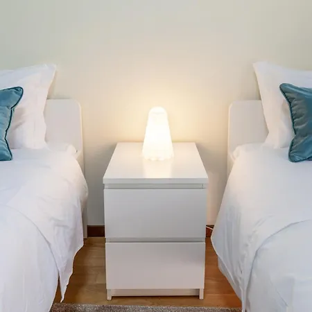 Rh Charming - D Nuno