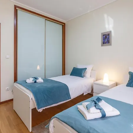 Rh Charming - D Nuno