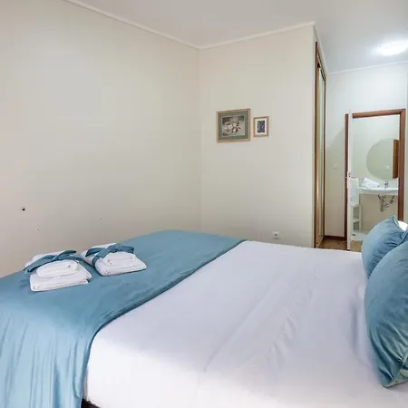 Rh Charming - D Nuno