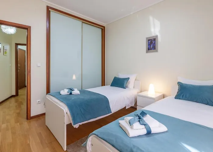 Rh Charming - D Nuno