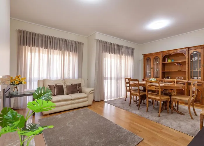 Rh Charming - D Nuno ברסלוס